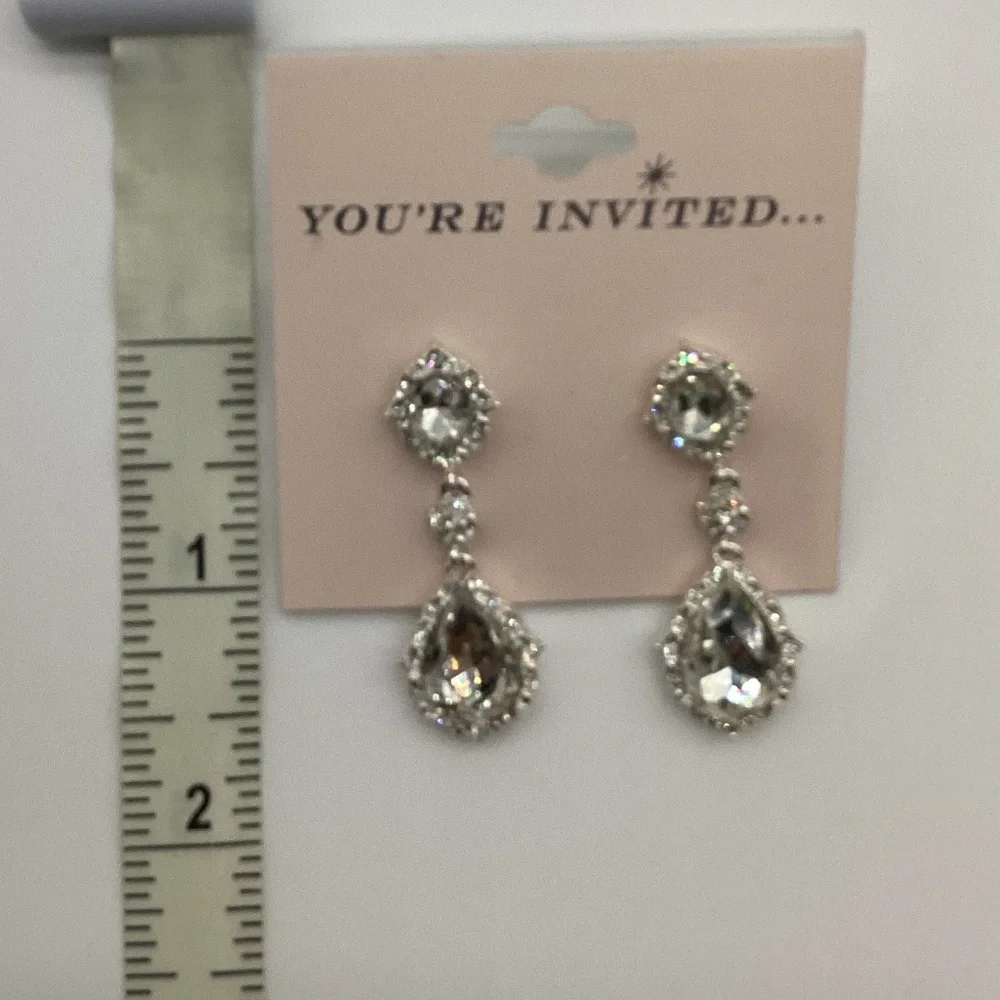2107. Diamond Teardrop Dangle Earrings NWT